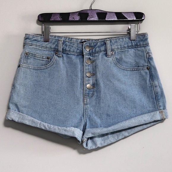 Forever 21 Pants - Forever 21 Light Wash Button Fly Shorts Size 29